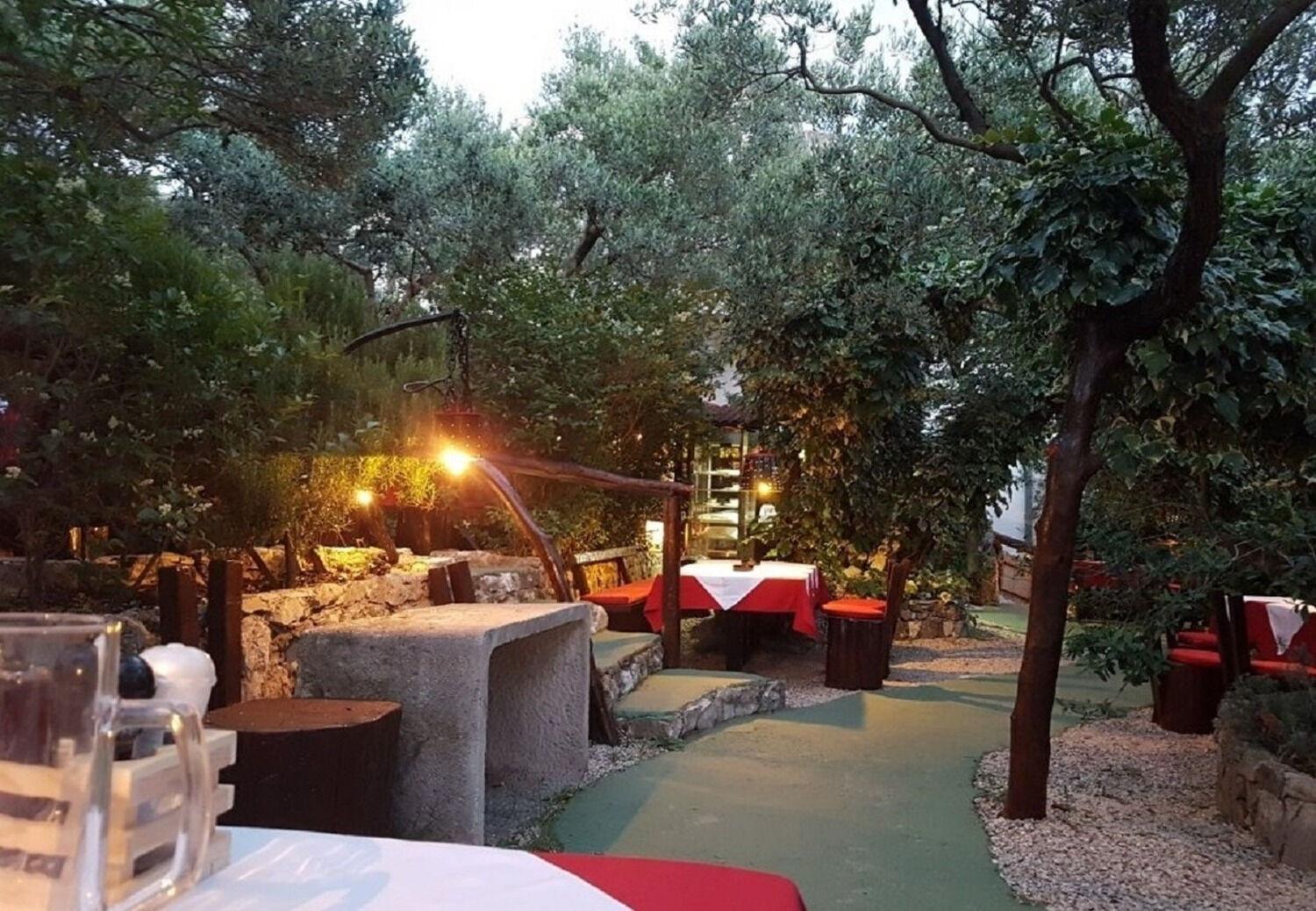 Apartments Antisa - With Playground Tučepi المظهر الخارجي الصورة